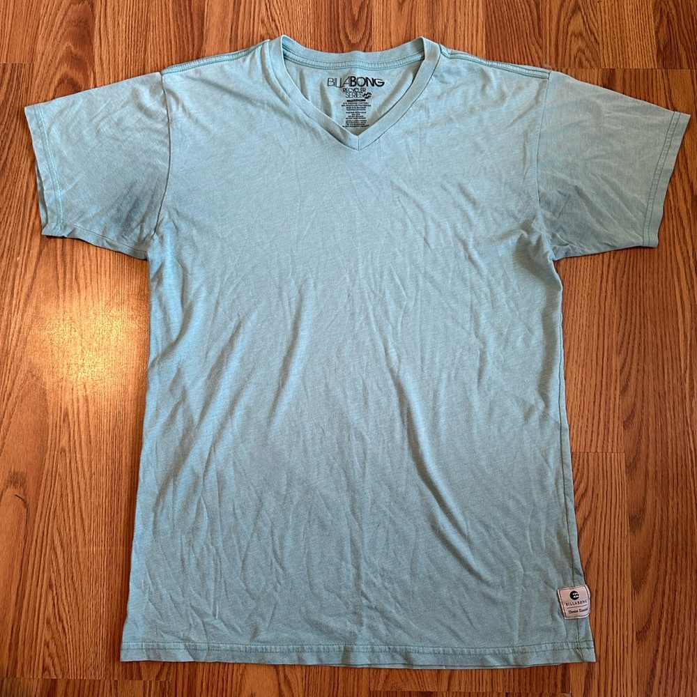 Billabong Men’s V-Neck Short Sleeve Shirt